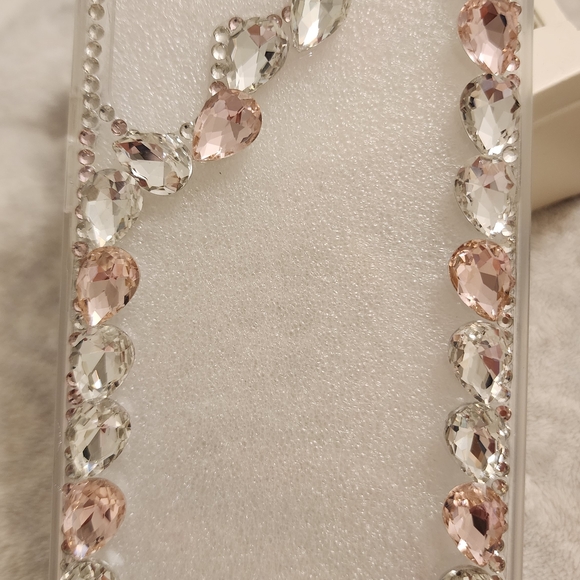 Stylish Phone Case Collection - Assorted Designs - Picture 4 of 9